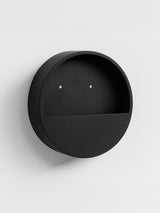 Hanging Wally Wandpflanzschale Schwarz aus Fiberstone – freigestellt mit Montageschrauben
