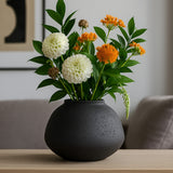Imara Black Washed Vase Schwarz aus Fiberclay – Rough-Look in Beton-Optik || Abgebildete Größe: L