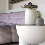 Mahir Grey Washed Vase Grau aus Fiberclay || Abgebildete Größe: L