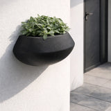Hanging Wally Mini Tara Wandpflanzschale Schwarz aus Fiberstone – runde Wandschale freigestellt