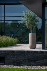 Nax Pflanzkübel Taupe aus Fiberstone – Seitenansicht