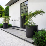 Jumbo Max Pflanzkübel Schwarz aus Fiberstone – Seitenansicht