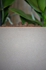 Block Pflanzkübel Taupe aus Fiberstone – Outdoor im Gartenambiente