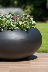 Cora Pflanzschale Schwarz aus Fiberstone – runde Schale Seitenansicht
