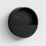 Hanging Wally Wandpflanzschale Schwarz aus Fiberstone – freigestellt mit Montageschrauben