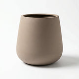 Pax Pflanzkübel Taupe aus Fiberstone – im Lifestyle-Setting