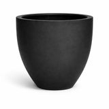 Jesslyn Pflanzkübel Schwarz aus Fiberstone – Seitenansicht freigestellt [mc]