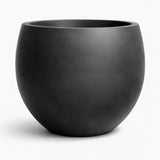 Jumbo Orb Pflanzkübel Schwarz aus Fiberstone – freigestellt