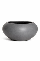 Cora Pflanzschale Grau aus Fiberstone – im Lifestyle-Setting