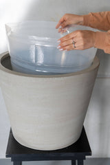 Kunststoffeinsatz Rund by Pottery Pots, featuring a round plastic insert in a neutral color and smooth finish.