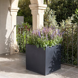 Block Pflanzkübel Schwarz aus Fiberstone – Outdoor im Ambiente