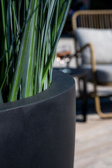 Ben Pflanzkübel Schwarz aus Fiberstone – Outdoor im Ambiente