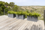 Jort Pflanzkübel Grau aus Fiberstone – Outdoor im Gartenambiente