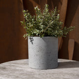 Puk Grey Washed Pflanzkübel Grau aus Fiberclay || Abgebildete Größe: M